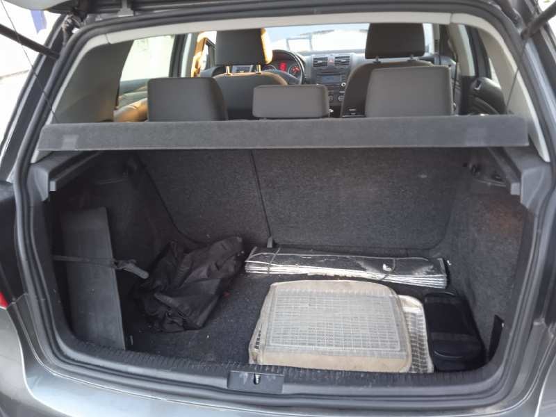 volkswagen golf v berlina (1k1) del año 2006