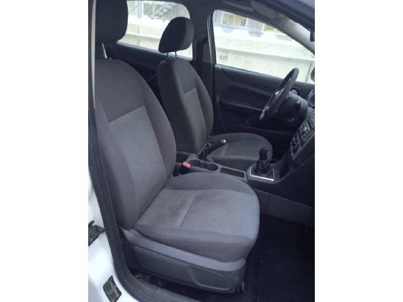 ford focus berlina (cap) del año 2007