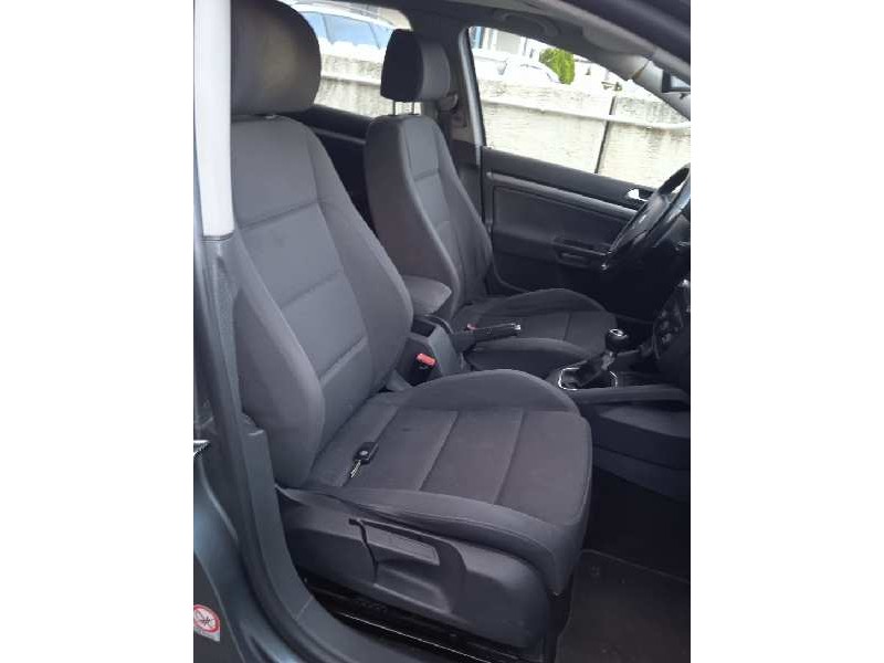 volkswagen golf v berlina (1k1) del año 2006