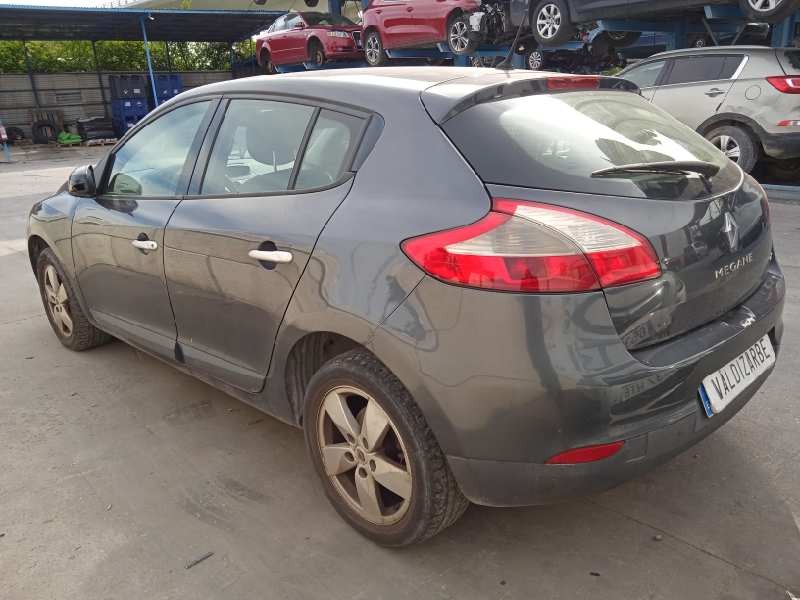 renault megane iii berlina 5 p del año 2010