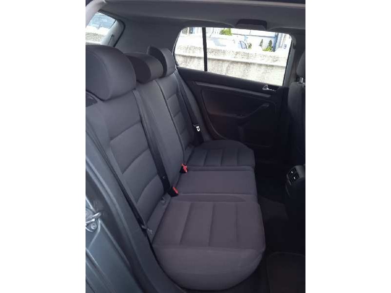 volkswagen golf v berlina (1k1) del año 2006