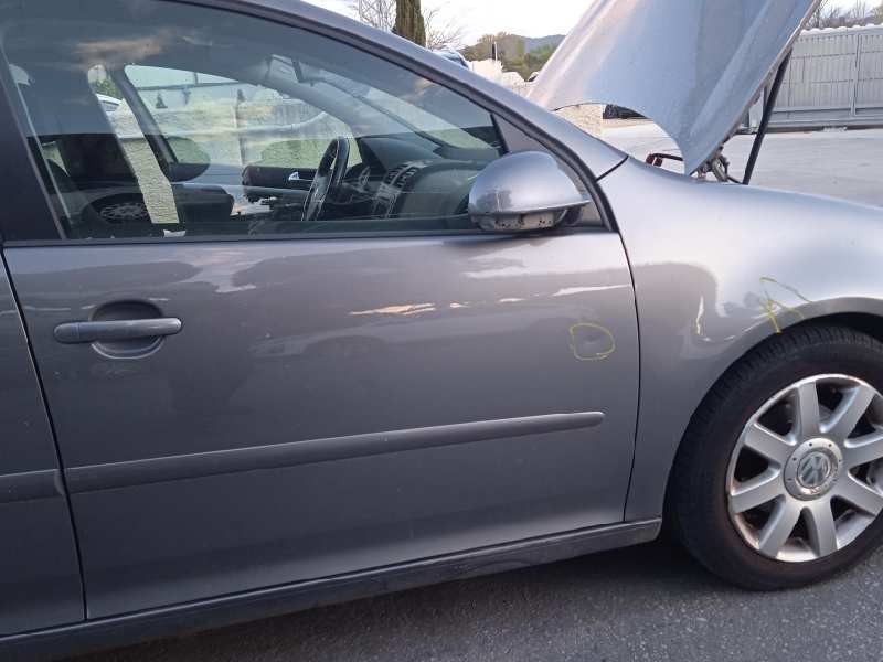 volkswagen golf v berlina (1k1) del año 2006