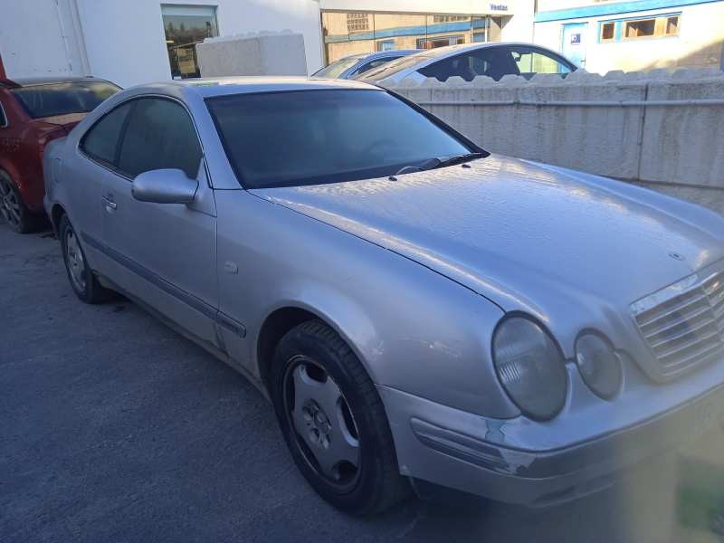 mercedes-benz clase clk (w208) coupe del año 1998