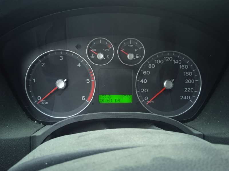 ford focus berlina (cap) del año 2007