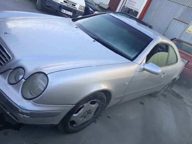 mercedes-benz clase clk (w208) coupe del año 1998