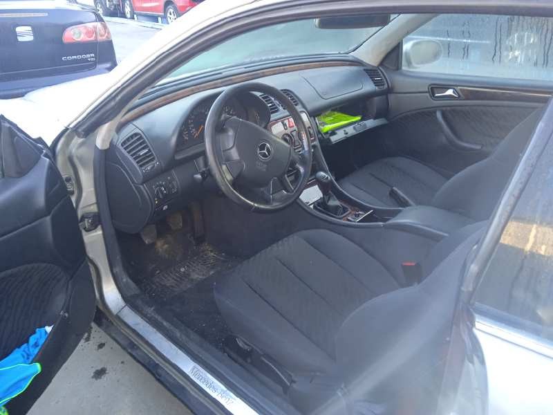 mercedes-benz clase clk (w208) coupe del año 1998