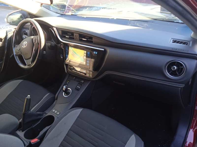 toyota auris del año 2017