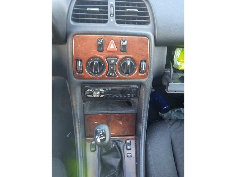 mercedes-benz clase clk (w208) coupe del año 1998