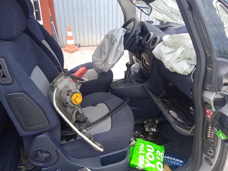 peugeot 1007 del año 2005