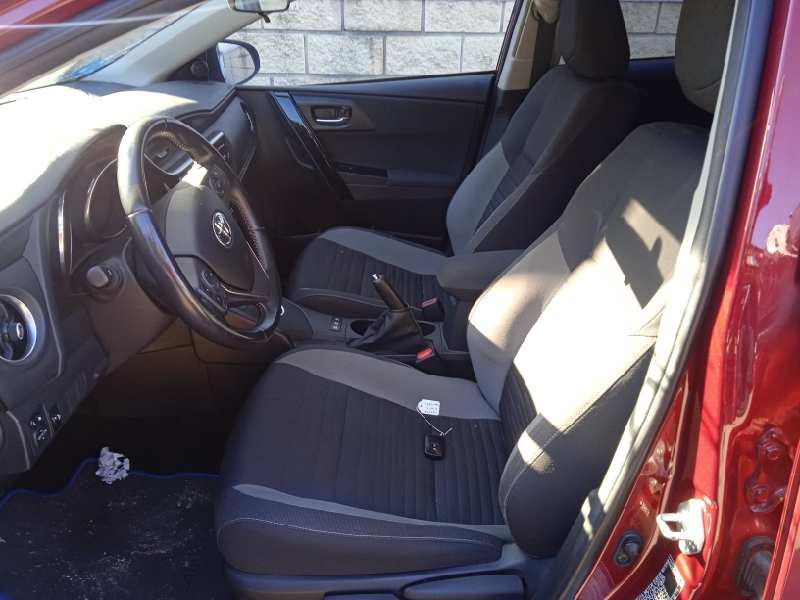 toyota auris del año 2017