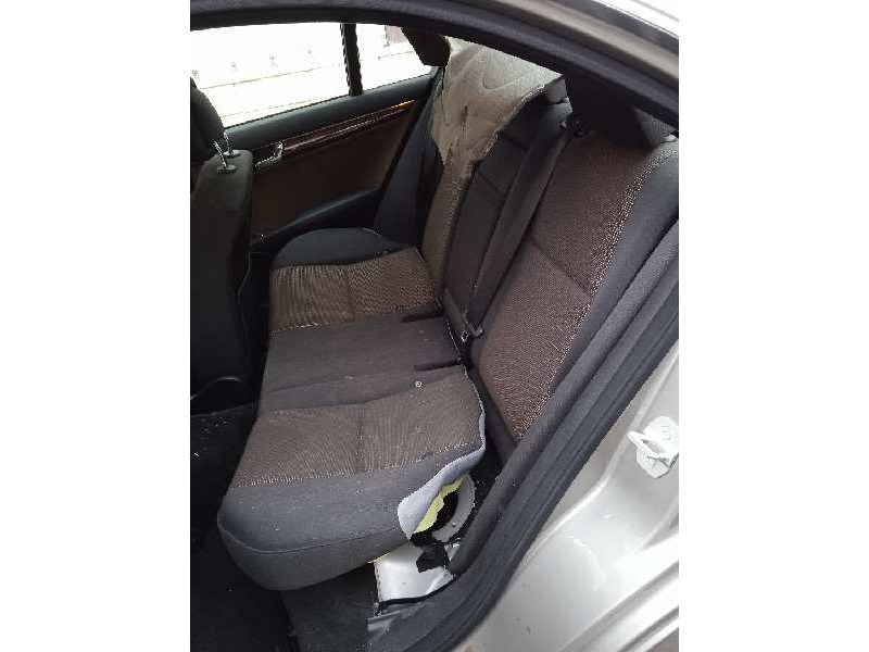 mercedes-benz clase c (w204) berlina del año 2007