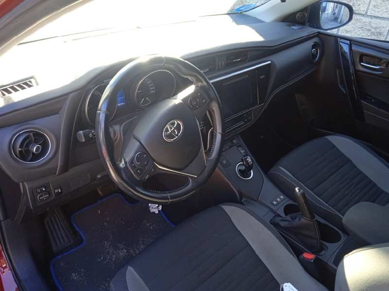 toyota auris del año 2017