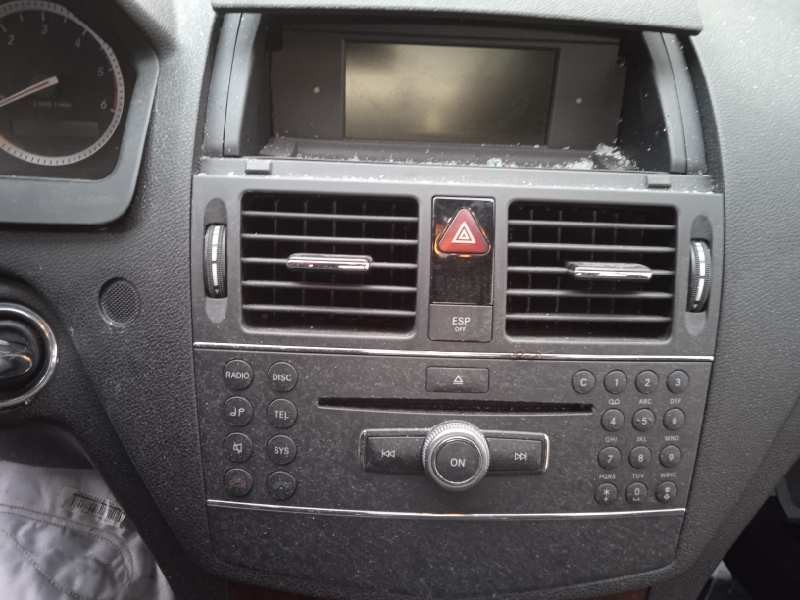 mercedes-benz clase c (w204) berlina del año 2007