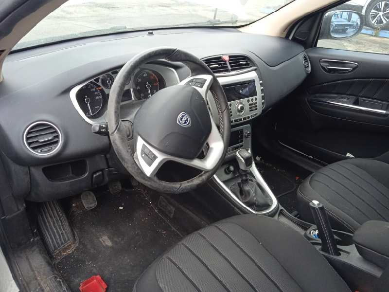 lancia delta (181) del año 2011