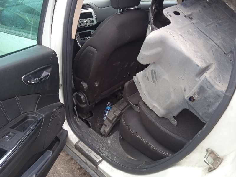 lancia delta (181) del año 2011