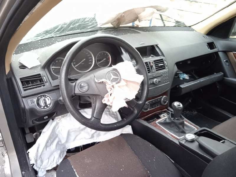 mercedes-benz clase c (w204) berlina del año 2007