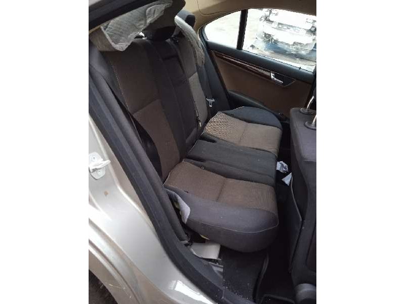 mercedes-benz clase c (w204) berlina del año 2007