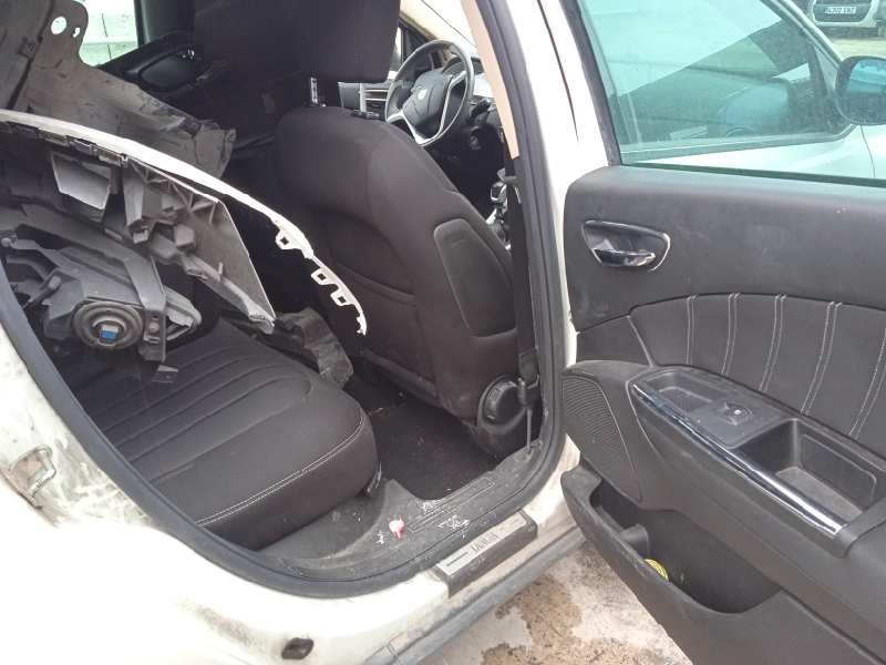 lancia delta (181) del año 2011