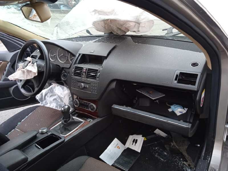 mercedes-benz clase c (w204) berlina del año 2007