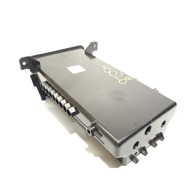 Recambio de consola central para volkswagen t-roc advance referencia OEM IAM 5TA86180182V  5TA861801