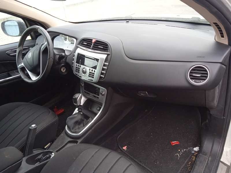 lancia delta (181) del año 2011