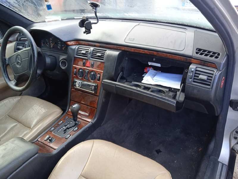 mercedes-benz clase e (w210) berlina diesel del año 1998