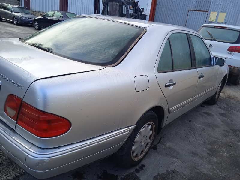 mercedes-benz clase e (w210) berlina diesel del año 1998