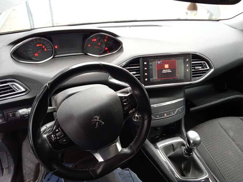 peugeot 308 del año 2017