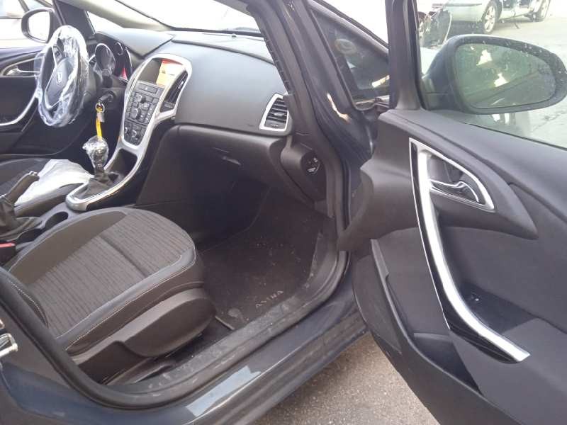 opel astra j lim. del año 2014