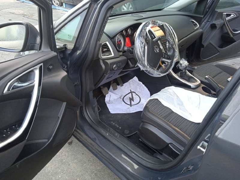 opel astra j lim. del año 2014