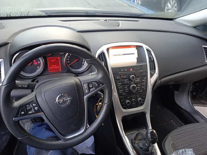 opel astra j lim. del año 2014