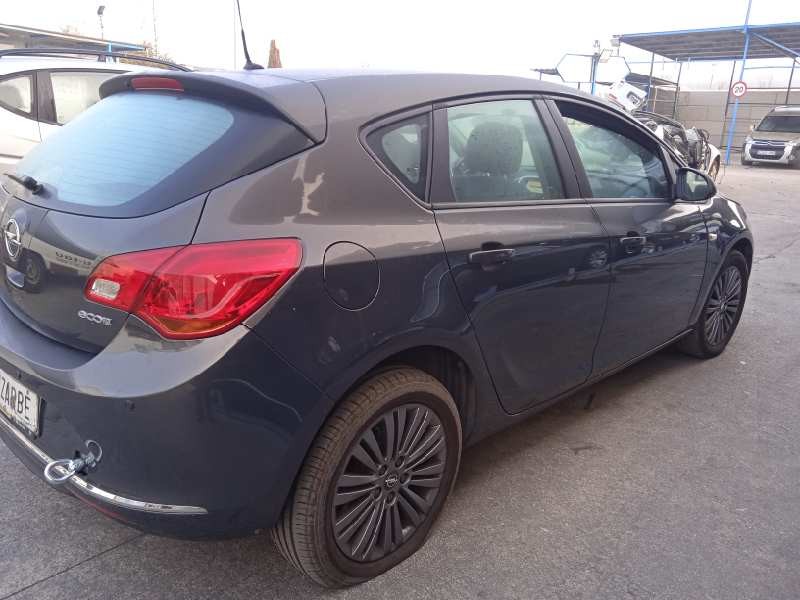 opel astra j lim. del año 2014