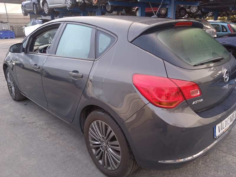 opel astra j lim. del año 2014