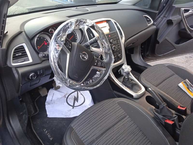 opel astra j lim. del año 2014