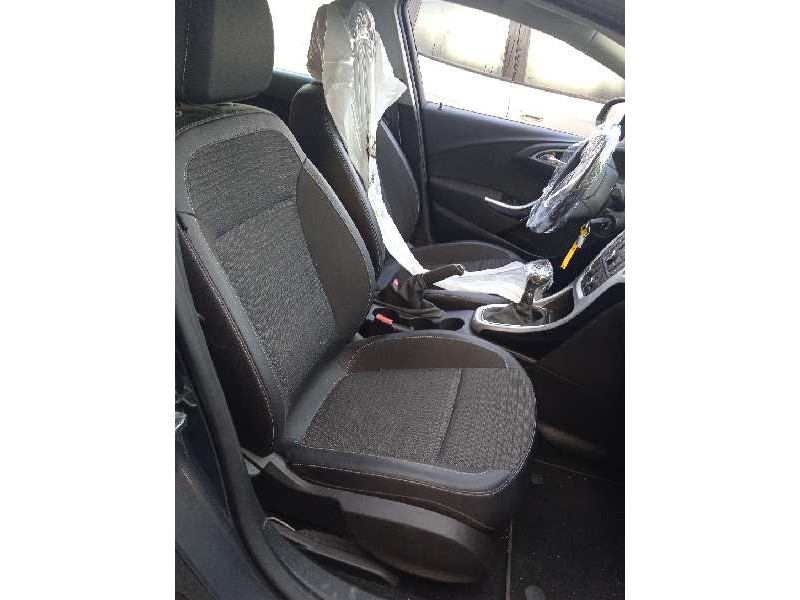 opel astra j lim. del año 2014