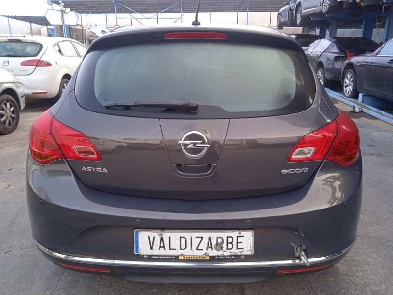 opel astra j lim. del año 2014