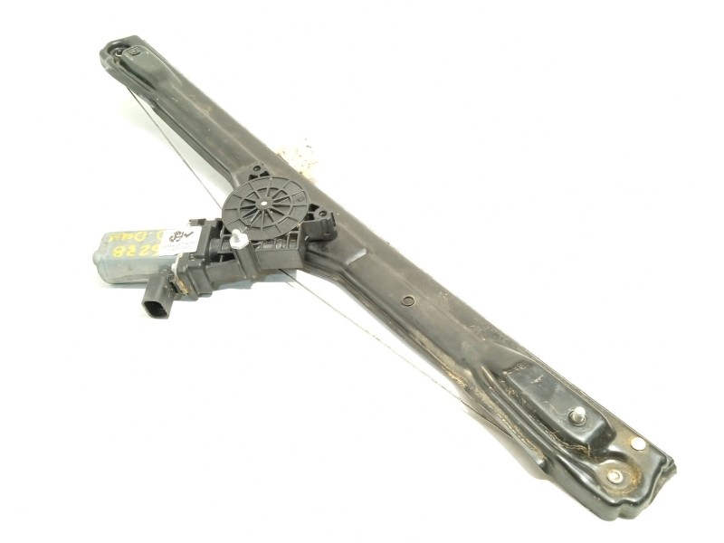 ELEVALUNAS DELANTERO DERECHO 5801901052 