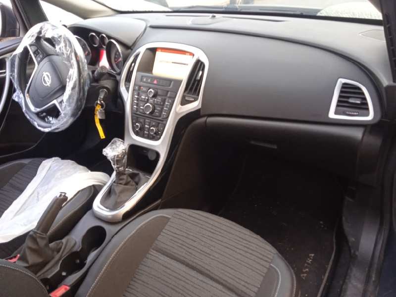 opel astra j lim. del año 2014