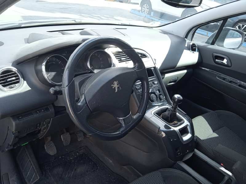 peugeot 5008 del año 2010