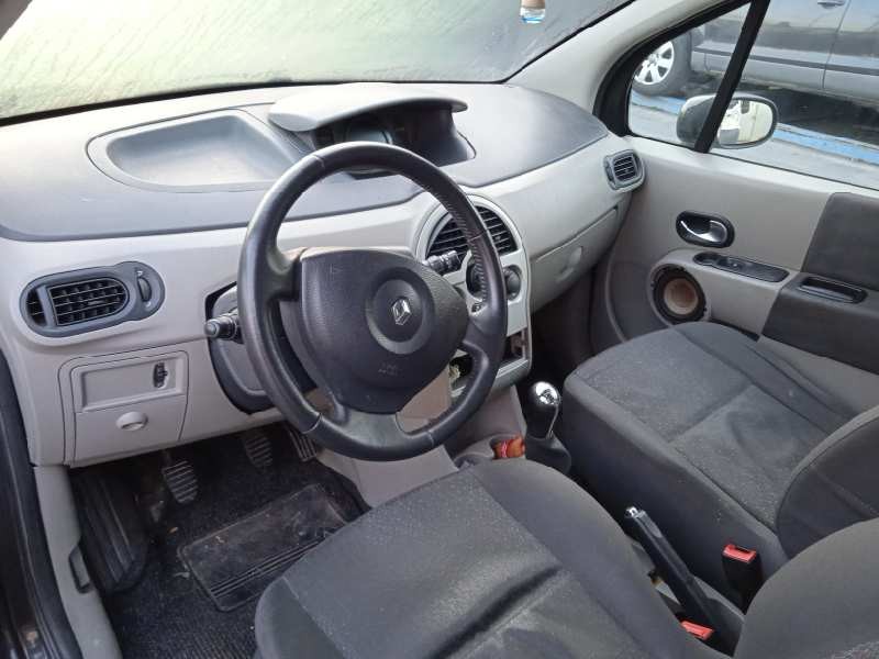 renault modus del año 2004