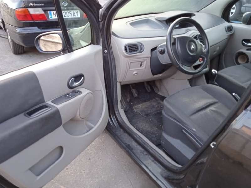 renault modus del año 2004