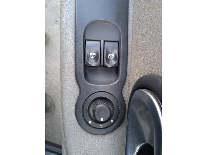 renault modus del año 2004