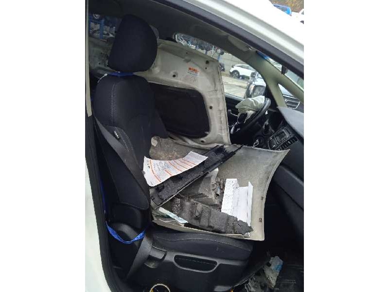 kia carens ( ) del año 2018