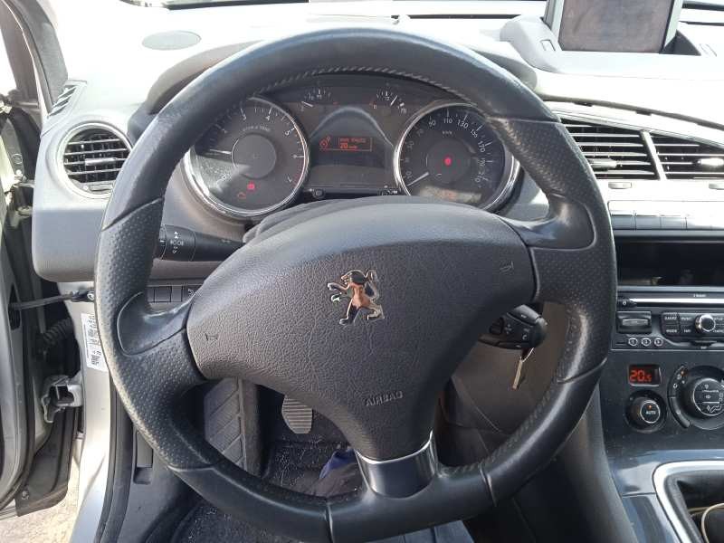 peugeot 5008 del año 2010