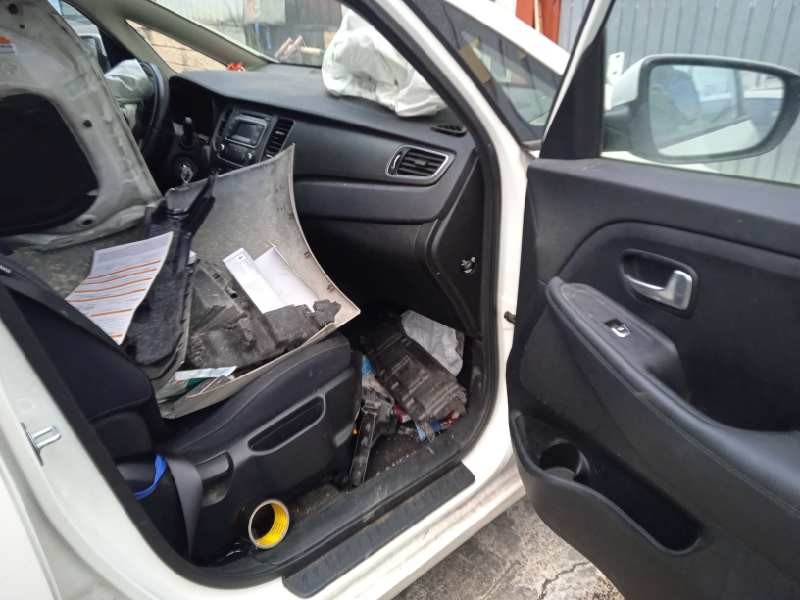 kia carens ( ) del año 2018