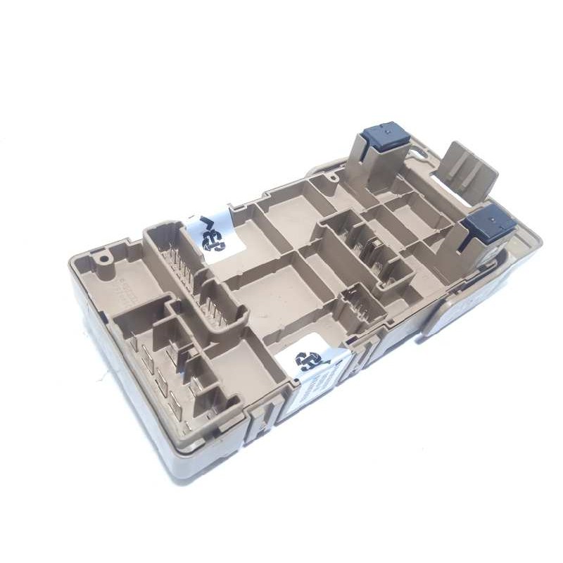 Recambio de caja reles / fusibles para subaru tribeca b9 classic referencia OEM IAM 82201XA06A  