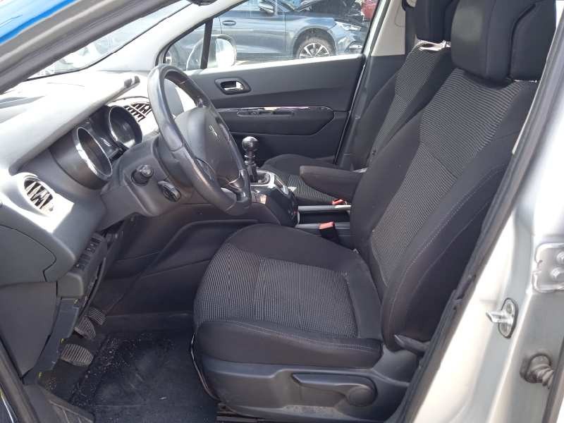 peugeot 5008 del año 2010