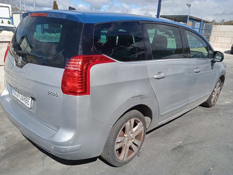 peugeot 5008 del año 2010