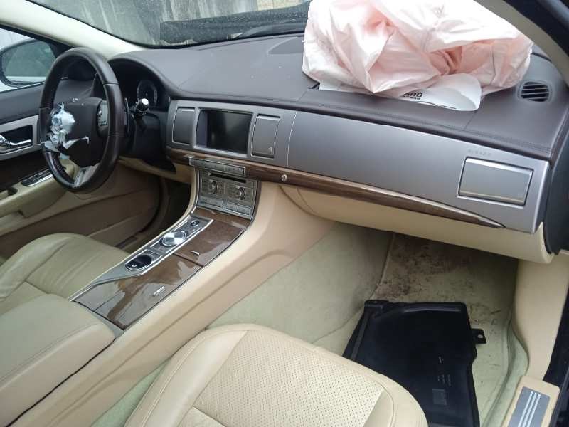 jaguar xf del año 2010