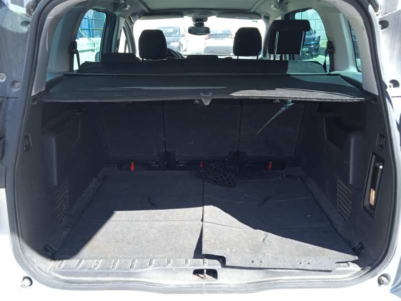 peugeot 5008 del año 2010